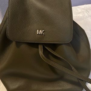 Medium size olive backpack